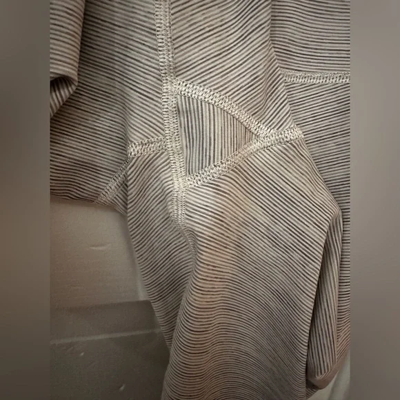 Lululemon Wunder Under Crop (High-Rise) *21" Wee Are From Space Sz 8 - Picture 4 of 7